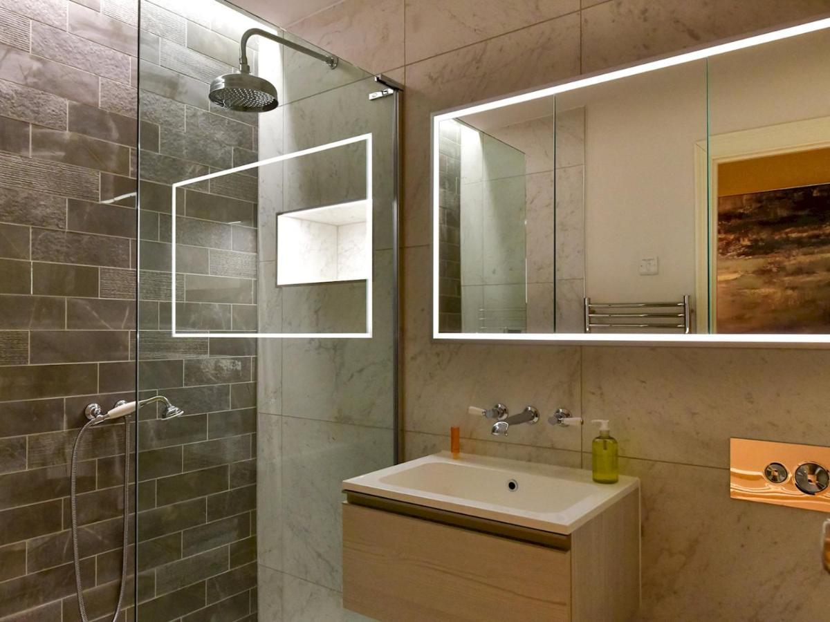 Pass The Keys Beautiful 2 Bed Apartment With Parking In The Bay Кардифф Экстерьер фото