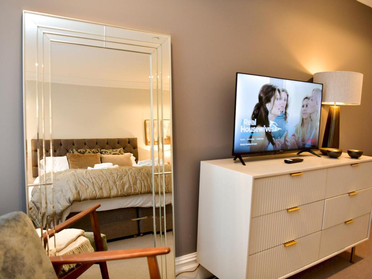 Pass The Keys Beautiful 2 Bed Apartment With Parking In The Bay Кардифф Экстерьер фото